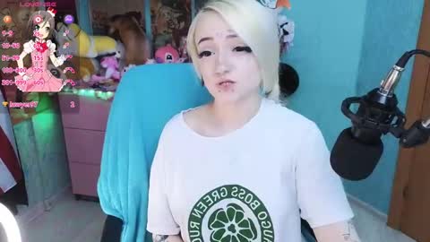 Manuela online show from March 11, 8:20 pm