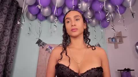 Manu Isaza online show from October 8, 12:07 am