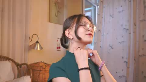 Eva online show from May 4, 2:56 pm
