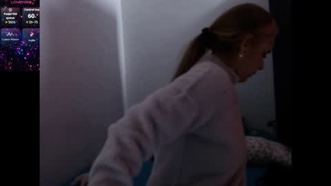 Snapshot of marchs69 chatting on October 29, 11:23 am marchs online show from October 29, 11:23 am