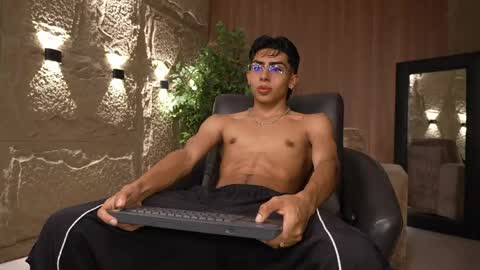 Marco and Ethan online show from May 20, 2:52 am