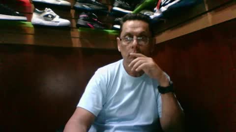 Snapshot of marcuskelvin chatting on October 22, 3:46 pm Marcus online show from October 22, 3:46 pm