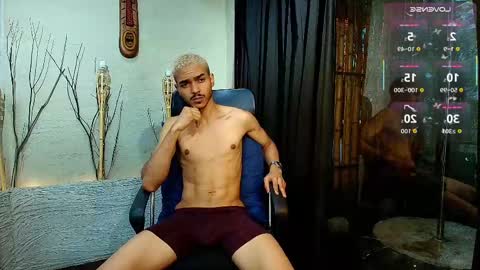 Snapshot of marcusrain_ chatting on October 14, 9:51 pm Marcus online show from October 14, 9:51 pm