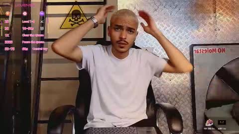 Snapshot of marcusrain_ chatting on October 6, 3:35 am Marcus online show from October 6, 3:35 am