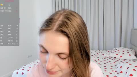 Mia online show from March 28, 7:04 pm