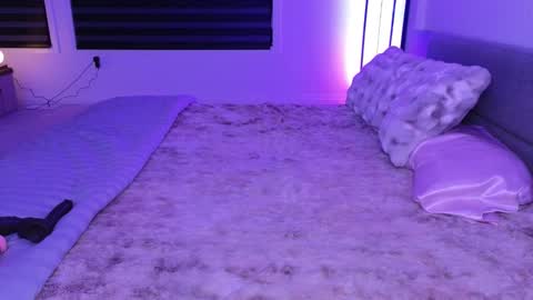 margot_robbie7 online show from March 3, 11:56 pm