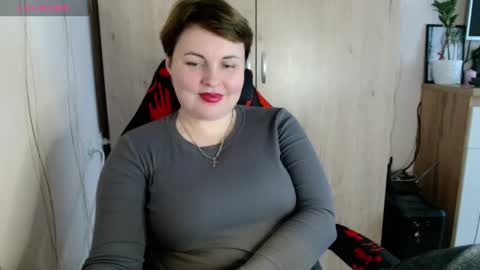 Snapshot of mari_77777 chatting on October 23, 8:27 am Mari online show from October 23, 8:27 am