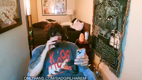 Snapshot of mari_and_jandro chatting on January 16, 3:45 pm Mari online show from January 16, 3:45 pm