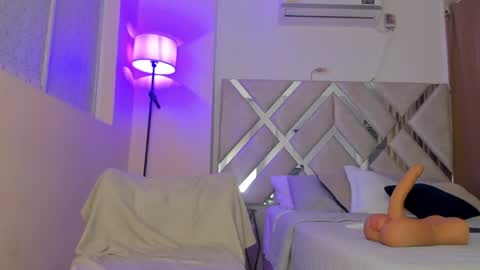 Meli-Mari  online show from June 6, 4:46 pm