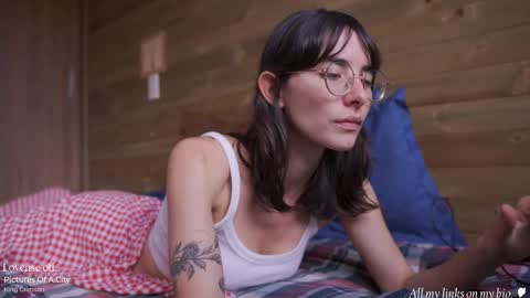 Snapshot of maria_alfonsina_ chatting on March 1, 5:05 pm Alfonsina online show from March 1, 5:05 pm