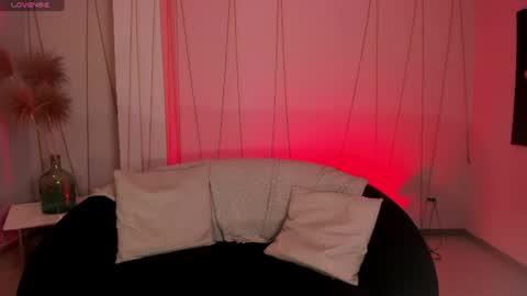 MARIA HERRERA  online show from August 7, 10:30 pm
