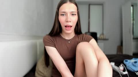 Mariam  online show from May 21, 2:40 am