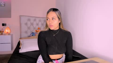 Mariana Roe online show from February 4, 12:29 am