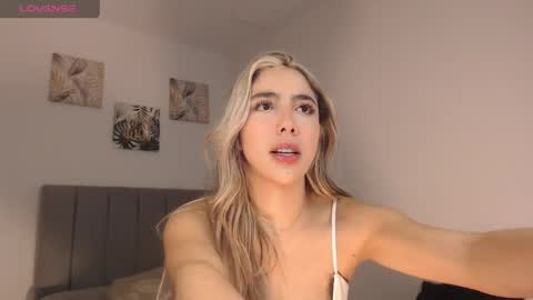 Mariana online show from May 27, 1:57 am
