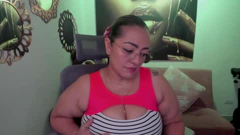 Mariana Lopez online show from May 15, 1:47 am