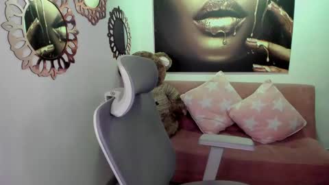 Mariana Lopez online show from May 7, 12:39 am