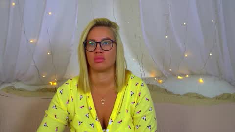 Maria online show from March 15, 6:22 pm