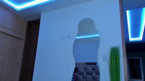 M A R I A N E online show from September 10, 7:42 am