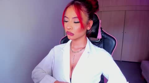 M A R I A N E online show from November 10, 2:42 pm