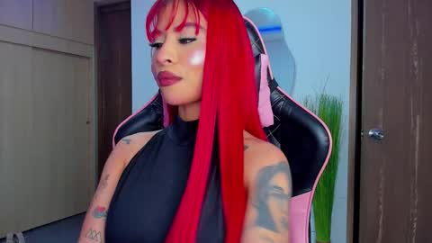 M A R I A N E online show from December 1, 3:48 am