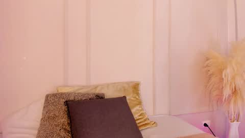 Maria Pettit online show from February 19, 11:42 am