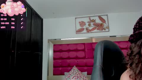 Mariee online show from March 6, 2:10 am