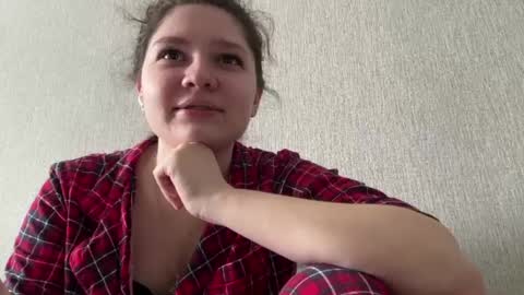 Emmie online show from May 4, 12:28 am