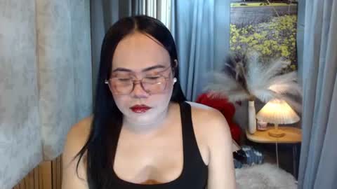 LEAH online show from June 13, 2:05 pm