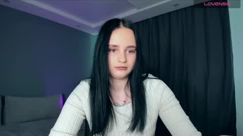 MarisaSue online show from March 3, 2:28 pm