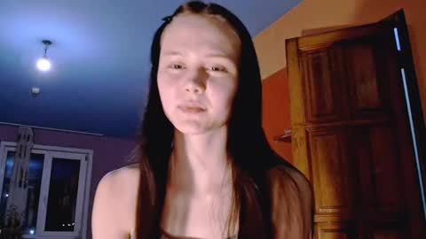 Mari online show from April 1, 1:41 pm