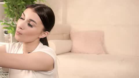 Mari online show from March 14, 1:04 pm