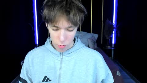 Mark online show from April 12, 3:05 pm