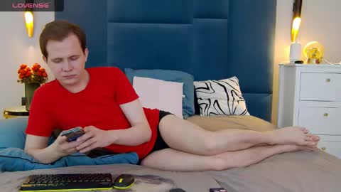 Mark online show from April 28, 9:19 pm
