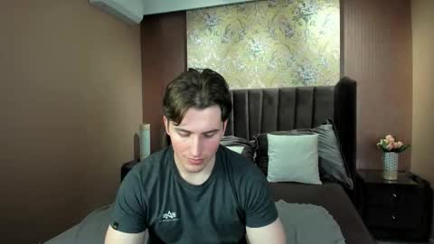 Mark online show from November 14, 9:22 am