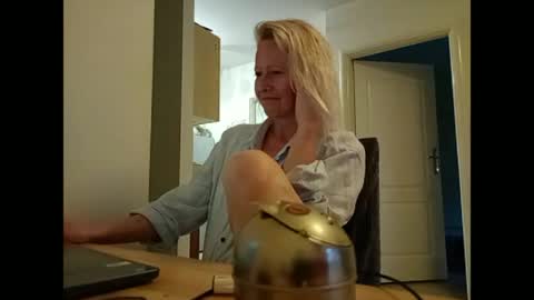 MaryGoRound online show from July 4, 7:28 pm