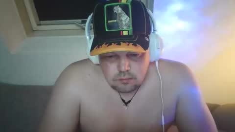 mars0481 online show from March 22, 7:40 pm