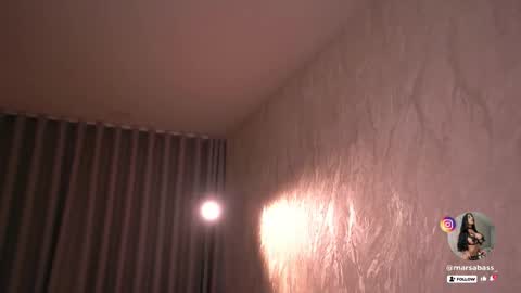 Snapshot of marsabass chatting on October 17, 9:52 pm     online show from October 17, 9:52 pm