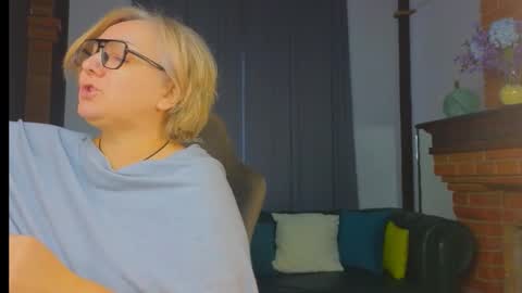 marta_wils online show from November 7, 4:15 am