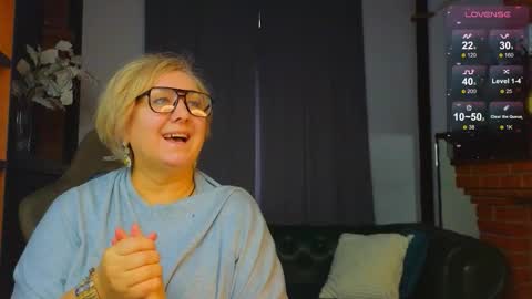 marta_wils online show from October 29, 4:25 am