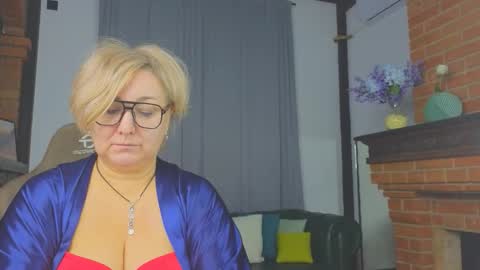 marta_wils online show from November 10, 3:20 am