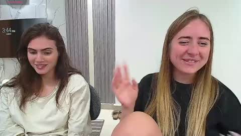 marthabarens online show from May 26, 12:44 pm