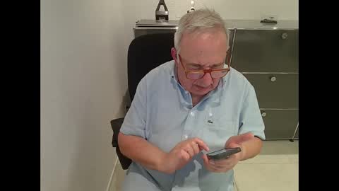 martin_1947 online show from October 5, 7:54 pm
