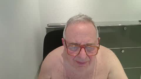 martin_1947 online show from January 9, 10:48 pm
