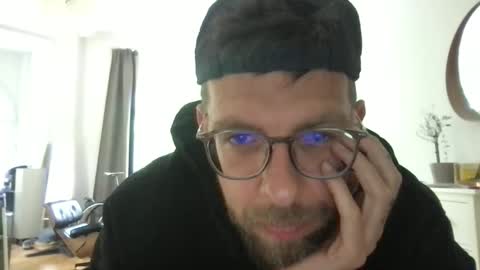 martinmagic467657 online show from May 6, 9:37 am