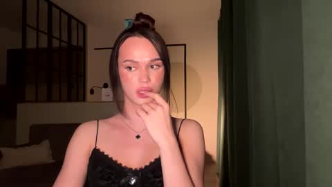 Mary online show from February 17, 6:29 pm