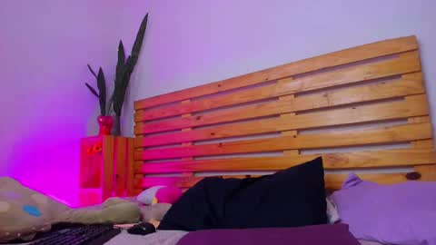 Snapshot of mary_magic chatting on March 8, 10:00 am mary_magic online show from March 8, 10:00 am