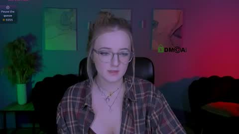 mary_moon__ online show from April 4, 7:54 pm
