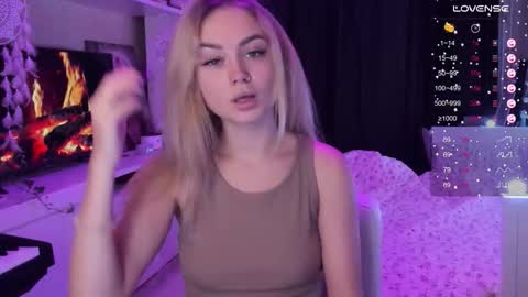 Snapshot of mary_romance chatting on October 19, 8:46 pm Mary online show from October 19, 8:46 pm