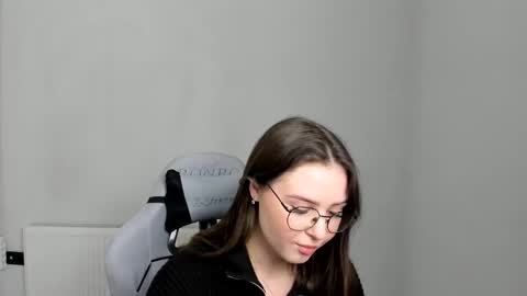 Alice online show from April 23, 7:38 am