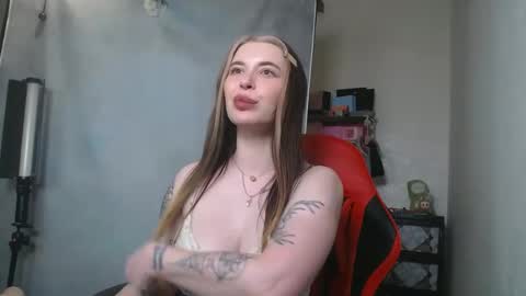 maryh0tlove online show from May 10, 5:08 pm